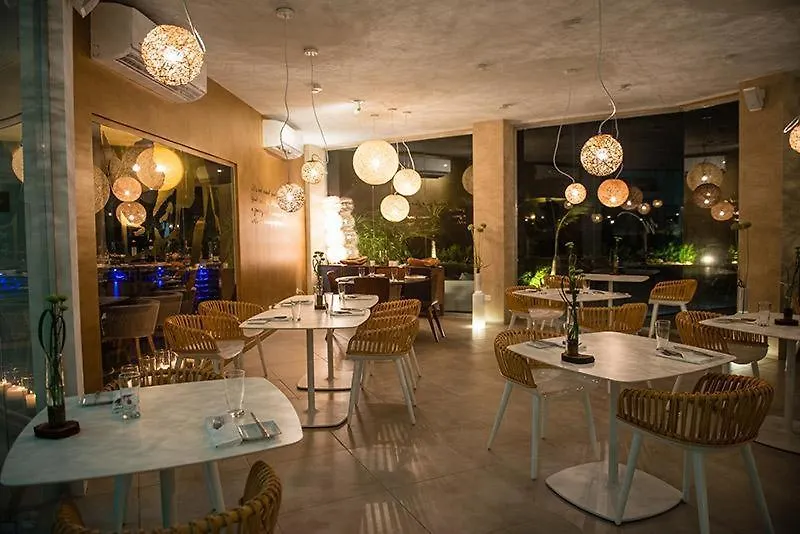 Diamante 242 St Town Home In Gold Coast 2 Bedrooms 3 Bath 3 Community Pools Palm Beach Holiday home