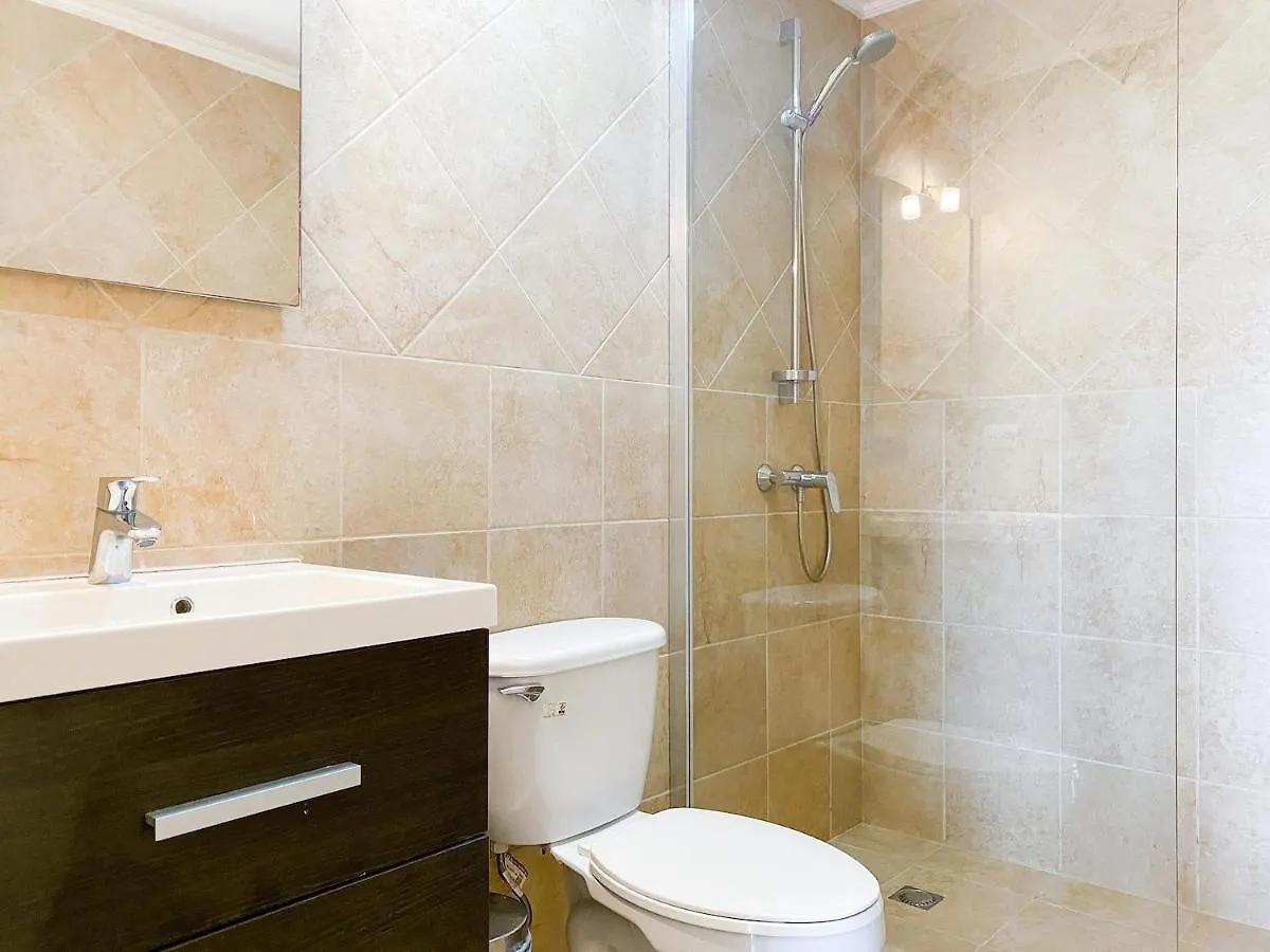 Diamante 242 St Town Home In Gold Coast 2 Bedrooms 3 Bath 3 Community Pools Palm Beach