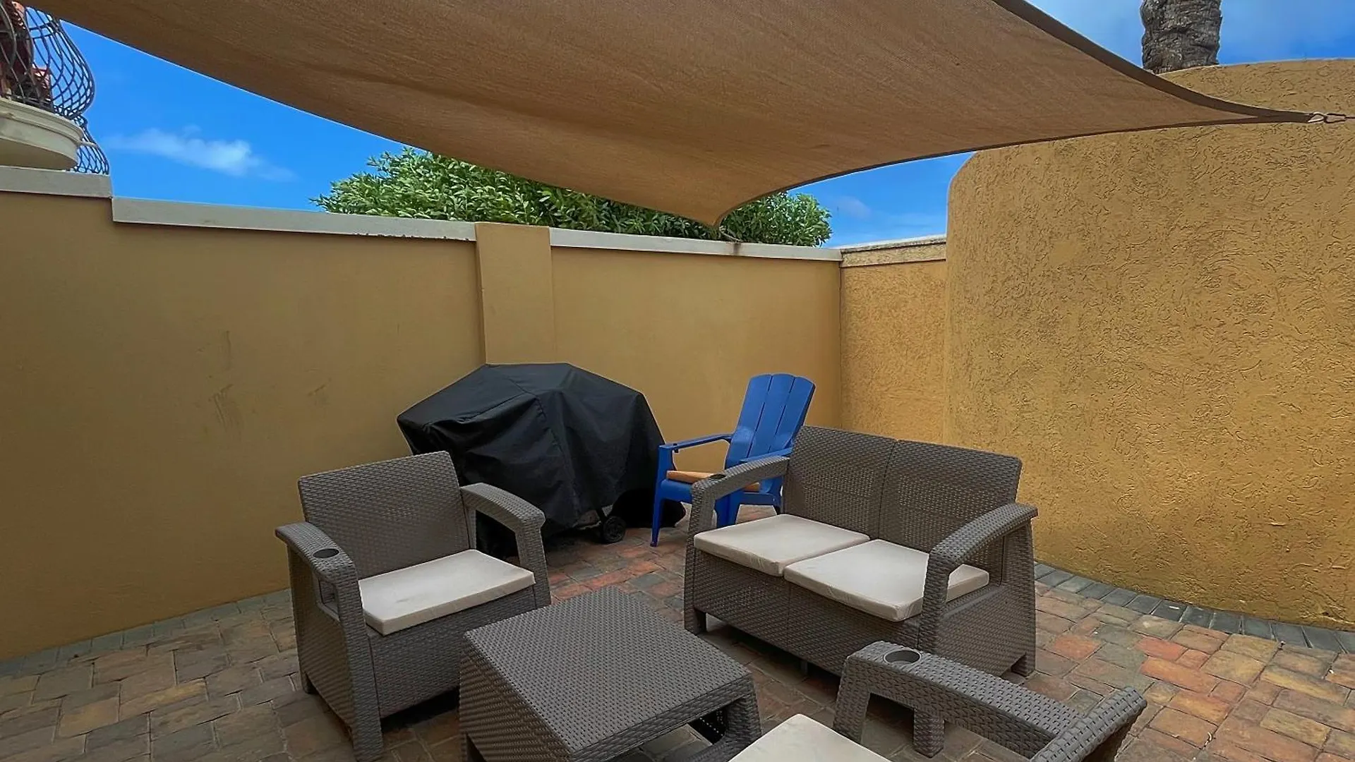 Holiday home Diamante 242 St Town Home In Gold Coast 2 Bedrooms 3 Bath 3 Community Pools Palm Beach