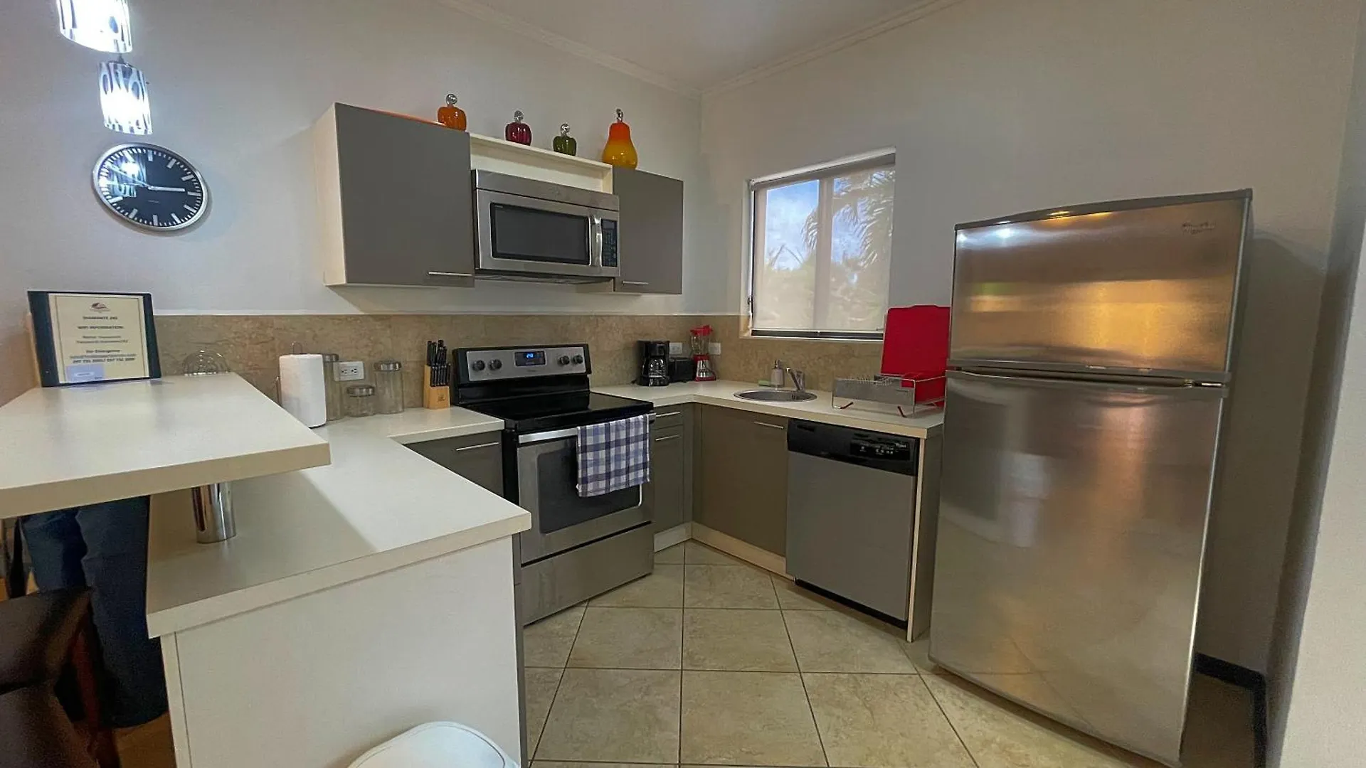 Diamante 242 St Town Home In Gold Coast 2 Bedrooms 3 Bath 3 Community Pools Palm Beach